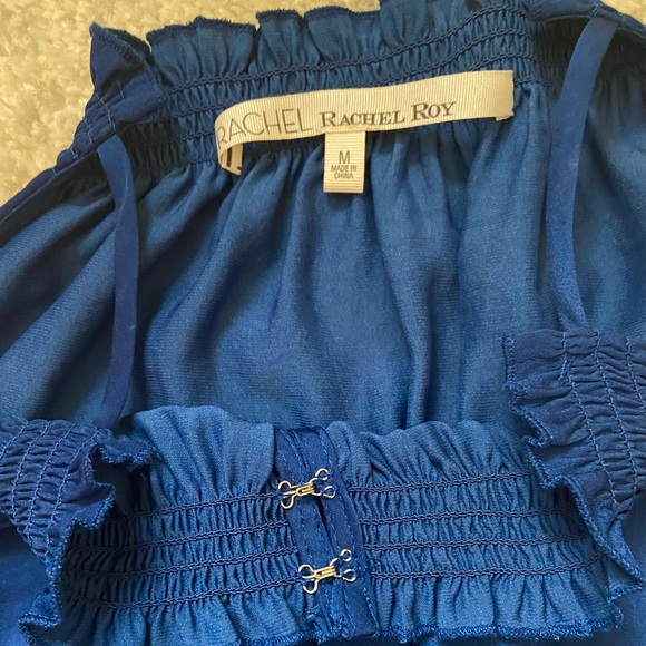 Rachel Roy asymmetrical sleeveless flowy top with adjustable peep hole opening - Picture 4 of 7